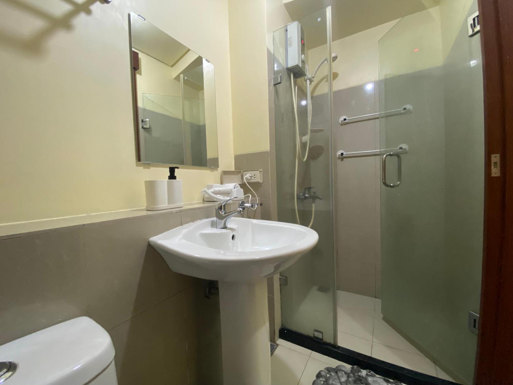 Modern Condo Living In Makati Manila Eksteriør bilde